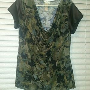 Camo short sleeve top